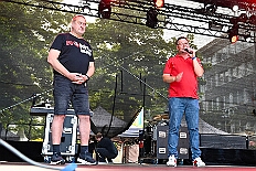 HDK SommBiwak 2025-07-20 03  HDK Sommer-Biwak 2025 - Pünktlich um 11.11 Uhr startete das 8. Sommer-Biwak vom Hauptausschuss auf der Hauptbühne beim Duisburger Stadtfest zwischen City Palais und Forum. Die Akteure an diesem sonnigen Sonntag, Solo-Mariechen ⁠Annika, Gardetanz der KG Rote Funken, die Band „⁠KASCHÄMM“, die Piraten des Südens, die „Lecker Mädchen“ KG Südstern, wir die des. Prinzencrew 2025/26 mit Toni I. und ⁠ die “Funky Marys“ und der Tanzsport vom Königreich Duissern. Für musikalische Untermalung sorgte Christian Mauermann vom DJ Duo Schwarzwaldzimmer. : DVPJ, Toni I, Jules I., Prinz Karneval, Prinz, Prinzessin Aileen I., Hofmarschälle, Page, Pagen, Paginnen, HDK, Duisburg, Karneval, Helau, Tollität, Event, Session 2025, Session 2025, HDK Duisburg, Hauptausschuss, Hauptausschuss Karneval Duisburg, Duisburg ist echt