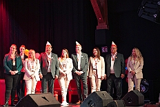 KiPri Kuer Steinhof 2026-01-04 17  Kinderprinzencrew wurde gekürt - Es gehört schon zur Tradition, das am Sonntag vor der Inthronisierung des Stadtprinzen, die Kürzung der Kinderprinzencrew statt findet. Diesmal der 4. Januar 2026 und es gab eine Premiere.  Im so genannten „Gürzenich“ von Duisburg, dem Steinhof in Huckingen, wurden Prinz Juls I., Prinzessin Aileen I. mit Hofmarschall Sami und Pagin Paula der Stadt Duisburg 2026 inthronisiert. : DVPJ, Toni I, Jules I., Prinz Karneval, Prinz, Prinzessin Aileen I., Hofmarschälle, Page, Pagen, Paginnen, HDK, Duisburg, Karneval, Helau, Tollität, Event, Session 2025, Session 2025, HDK Duisburg, Hauptausschuss, Hauptausschuss Karneval Duisburg, Duisburg ist echt