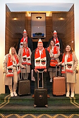 EinzugHofburg 2026-01-09 01  Unser Einzug in die Hofburg - Der Einzug des Prinzen mit seiner Crew in die Hofburg gehört schon länger zur Tradition im Duisburger Karneval. Einen Tag vor der Kürung bezog die Crew ihre Zimmer im WYNDHAM Hotel Duisburger Hof. Hier residieren  nun alle sieben bis zum Rosenmontag. : DVPJ, Toni I, Jules I., Prinz Karneval, Prinz, Prinzessin Aileen I., Hofmarschälle, Page, Pagen, Paginnen, HDK, Duisburg, Karneval, Helau, Tollität, Event, Session 2025, Session 2025, HDK Duisburg, Hauptausschuss, Hauptausschuss Karneval Duisburg, Duisburg ist echt