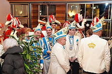 EinzugHofburg 2026-01-09 04  Unser Einzug in die Hofburg - Der Einzug des Prinzen mit seiner Crew in die Hofburg gehört schon länger zur Tradition im Duisburger Karneval. Einen Tag vor der Kürung bezog die Crew ihre Zimmer im WYNDHAM Hotel Duisburger Hof. Hier residieren  nun alle sieben bis zum Rosenmontag. : DVPJ, Toni I, Jules I., Prinz Karneval, Prinz, Prinzessin Aileen I., Hofmarschälle, Page, Pagen, Paginnen, HDK, Duisburg, Karneval, Helau, Tollität, Event, Session 2025, Session 2025, HDK Duisburg, Hauptausschuss, Hauptausschuss Karneval Duisburg, Duisburg ist echt