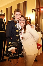 EinzugHofburg 2026-01-09 50  Unser Einzug in die Hofburg - Der Einzug des Prinzen mit seiner Crew in die Hofburg gehört schon länger zur Tradition im Duisburger Karneval. Einen Tag vor der Kürung bezog die Crew ihre Zimmer im WYNDHAM Hotel Duisburger Hof. Hier residieren  nun alle sieben bis zum Rosenmontag. : DVPJ, Toni I, Jules I., Prinz Karneval, Prinz, Prinzessin Aileen I., Hofmarschälle, Page, Pagen, Paginnen, HDK, Duisburg, Karneval, Helau, Tollität, Event, Session 2025, Session 2025, HDK Duisburg, Hauptausschuss, Hauptausschuss Karneval Duisburg, Duisburg ist echt