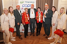 EinzugHofburg 2026-01-09 51  Unser Einzug in die Hofburg - Der Einzug des Prinzen mit seiner Crew in die Hofburg gehört schon länger zur Tradition im Duisburger Karneval. Einen Tag vor der Kürung bezog die Crew ihre Zimmer im WYNDHAM Hotel Duisburger Hof. Hier residieren  nun alle sieben bis zum Rosenmontag. : DVPJ, Toni I, Jules I., Prinz Karneval, Prinz, Prinzessin Aileen I., Hofmarschälle, Page, Pagen, Paginnen, HDK, Duisburg, Karneval, Helau, Tollität, Event, Session 2025, Session 2025, HDK Duisburg, Hauptausschuss, Hauptausschuss Karneval Duisburg, Duisburg ist echt