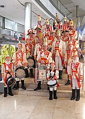 Kuerung Toni I 2026-01-10 020  Endlich Karnevalsprinz: Toni I. -  Am Samstag 10. Januar 2026 war es endlich soweit. Kürung se. Tollität Prinz Toni I., im Rahmen eines hochklassigen Galaabends in der ausverkauften Mercatorhalle in Duisburg. Ein stimmungsvoller Abend mit Show, Musik und Tanz. Vorab präsentierte sich die Prinzencrew 2026 im WYNDHAM Hotel Duisburger Hof der Leibgarde se. Tollität, die Prinzengarde der Stadt Duisburg. : DVPJ, Toni I, Jules I., Prinz Karneval, Prinz, Prinzessin Aileen I., Hofmarschälle, Page, Pagen, Paginnen, HDK, Duisburg, Karneval, Helau, Tollität, Event, Session 2025, Session 2025, HDK Duisburg, Hauptausschuss, Hauptausschuss Karneval Duisburg, Duisburg ist echt