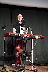 Kuerung Toni I 2026-01-10 075  Endlich Karnevalsprinz: Toni I. -  Am Samstag 10. Januar 2026 war es endlich soweit. Kürung se. Tollität Prinz Toni I., im Rahmen eines hochklassigen Galaabends in der ausverkauften Mercatorhalle in Duisburg. Ein stimmungsvoller Abend mit Show, Musik und Tanz. Vorab präsentierte sich die Prinzencrew 2026 im WYNDHAM Hotel Duisburger Hof der Leibgarde se. Tollität, die Prinzengarde der Stadt Duisburg. : DVPJ, Toni I, Jules I., Prinz Karneval, Prinz, Prinzessin Aileen I., Hofmarschälle, Page, Pagen, Paginnen, HDK, Duisburg, Karneval, Helau, Tollität, Event, Session 2025, Session 2025, HDK Duisburg, Hauptausschuss, Hauptausschuss Karneval Duisburg, Duisburg ist echt