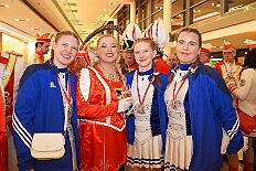 Kuerung Toni I 2026-01-10 131  Endlich Karnevalsprinz: Toni I. -  Am Samstag 10. Januar 2026 war es endlich soweit. Kürung se. Tollität Prinz Toni I., im Rahmen eines hochklassigen Galaabends in der ausverkauften Mercatorhalle in Duisburg. Ein stimmungsvoller Abend mit Show, Musik und Tanz. Vorab präsentierte sich die Prinzencrew 2026 im WYNDHAM Hotel Duisburger Hof der Leibgarde se. Tollität, die Prinzengarde der Stadt Duisburg. : DVPJ, Toni I, Jules I., Prinz Karneval, Prinz, Prinzessin Aileen I., Hofmarschälle, Page, Pagen, Paginnen, HDK, Duisburg, Karneval, Helau, Tollität, Event, Session 2025, Session 2025, HDK Duisburg, Hauptausschuss, Hauptausschuss Karneval Duisburg, Duisburg ist echt