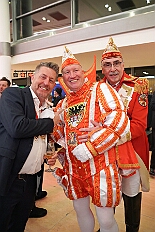 Kuerung Toni I 2026-01-10 148  Endlich Karnevalsprinz: Toni I. -  Am Samstag 10. Januar 2026 war es endlich soweit. Kürung se. Tollität Prinz Toni I., im Rahmen eines hochklassigen Galaabends in der ausverkauften Mercatorhalle in Duisburg. Ein stimmungsvoller Abend mit Show, Musik und Tanz. Vorab präsentierte sich die Prinzencrew 2026 im WYNDHAM Hotel Duisburger Hof der Leibgarde se. Tollität, die Prinzengarde der Stadt Duisburg. : DVPJ, Toni I, Jules I., Prinz Karneval, Prinz, Prinzessin Aileen I., Hofmarschälle, Page, Pagen, Paginnen, HDK, Duisburg, Karneval, Helau, Tollität, Event, Session 2025, Session 2025, HDK Duisburg, Hauptausschuss, Hauptausschuss Karneval Duisburg, Duisburg ist echt