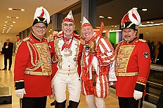 Kuerung Toni I 2026-01-10 156  Endlich Karnevalsprinz: Toni I. -  Am Samstag 10. Januar 2026 war es endlich soweit. Kürung se. Tollität Prinz Toni I., im Rahmen eines hochklassigen Galaabends in der ausverkauften Mercatorhalle in Duisburg. Ein stimmungsvoller Abend mit Show, Musik und Tanz. Vorab präsentierte sich die Prinzencrew 2026 im WYNDHAM Hotel Duisburger Hof der Leibgarde se. Tollität, die Prinzengarde der Stadt Duisburg. : DVPJ, Toni I, Jules I., Prinz Karneval, Prinz, Prinzessin Aileen I., Hofmarschälle, Page, Pagen, Paginnen, HDK, Duisburg, Karneval, Helau, Tollität, Event, Session 2025, Session 2025, HDK Duisburg, Hauptausschuss, Hauptausschuss Karneval Duisburg, Duisburg ist echt