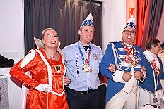 PrinzEmpf 2026- 01-11 078  Prinzenempfang 2026 - Seine Tollität Prinz Toni I. und seine Crew empfangen im Steinhof in Huckingen Sponsoren, den HDK-Förderkreis, Familie und Freunde. Zu Ihnen zählen auch Bastian I. und Steffen I., das Prinzenpaar der KGK aus Moers. Ihnen Allen wird ein lockeres Rahmenprogramm, gestaltet von Duisburger Garde- und Showtanzgruppen und natürlich beider Prinzencrews, geboten. : DVPJ, Toni I, Jules I., Prinz Karneval, Prinz, Prinzessin Aileen I., Hofmarschälle, Page, Pagen, Paginnen, HDK, Duisburg, Karneval, Helau, Tollität, Event, Session 2025, Session 2025, HDK Duisburg, Hauptausschuss, Hauptausschuss Karneval Duisburg, Duisburg ist echt