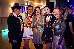 Jeck unter Strom 2026- 01-28 10  Jeck unter Strom 2026 - Mittwoch Abend war es wieder so weit, zum dritten Mal hieß es im Kultur- und Bürgerzentrum Duisburg-Süd Steinhof Huckingen e.V. , „Jeck unter Strom“. Duisburg rief, Köln kam. Aber wir haben unser Duisburg hervorragend vertreten. : DVPJ, Toni I, Jules I., Prinz Karneval, Prinz, Prinzessin Aileen I., Hofmarschälle, Page, Pagen, Paginnen, HDK, Duisburg, Karneval, Helau, Tollität, Event, Session 2025, Session 2025, HDK Duisburg, Hauptausschuss, Hauptausschuss Karneval Duisburg, Duisburg ist echt