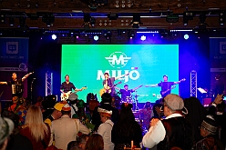 Jeck unter Strom 2026- 01-28 11  Jeck unter Strom 2026 - Mittwoch Abend war es wieder so weit, zum dritten Mal hieß es im Kultur- und Bürgerzentrum Duisburg-Süd Steinhof Huckingen e.V. , „Jeck unter Strom“. Duisburg rief, Köln kam. Aber wir haben unser Duisburg hervorragend vertreten. : DVPJ, Toni I, Jules I., Prinz Karneval, Prinz, Prinzessin Aileen I., Hofmarschälle, Page, Pagen, Paginnen, HDK, Duisburg, Karneval, Helau, Tollität, Event, Session 2025, Session 2025, HDK Duisburg, Hauptausschuss, Hauptausschuss Karneval Duisburg, Duisburg ist echt