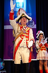 Jeck unter Strom 2026- 01-28 25  Jeck unter Strom 2026 - Mittwoch Abend war es wieder so weit, zum dritten Mal hieß es im Kultur- und Bürgerzentrum Duisburg-Süd Steinhof Huckingen e.V. , „Jeck unter Strom“. Duisburg rief, Köln kam. Aber wir haben unser Duisburg hervorragend vertreten. : DVPJ, Toni I, Jules I., Prinz Karneval, Prinz, Prinzessin Aileen I., Hofmarschälle, Page, Pagen, Paginnen, HDK, Duisburg, Karneval, Helau, Tollität, Event, Session 2025, Session 2025, HDK Duisburg, Hauptausschuss, Hauptausschuss Karneval Duisburg, Duisburg ist echt