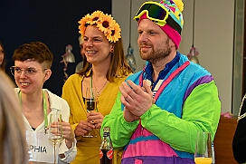 Empf Duisburg Kontor 2026- 01-28 0009  Duisburg ist echt, Karneval - Mit der Kinderprinzencrew waren wir ins CityPalais gekommen, Empfang beim „Duisburg Kontor“. Der jecke Adelsbesuch wurde herzlich empfangen und Geschäftsführer Uwe Kluge begrüßte die Kleine wie Große Tollität in der VIP Lounge. : DVPJ, Toni I, Jules I., Prinz Karneval, Prinz, Prinzessin Aileen I., Hofmarschälle, Page, Pagen, Paginnen, HDK, Duisburg, Karneval, Helau, Tollität, Event, Session 2025, Session 2025, HDK Duisburg, Hauptausschuss, Hauptausschuss Karneval Duisburg, Duisburg ist echt