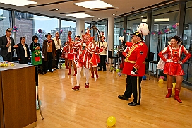Empf Duisburg Kontor 2026- 01-28 0016  Duisburg ist echt, Karneval - Mit der Kinderprinzencrew waren wir ins CityPalais gekommen, Empfang beim „Duisburg Kontor“. Der jecke Adelsbesuch wurde herzlich empfangen und Geschäftsführer Uwe Kluge begrüßte die Kleine wie Große Tollität in der VIP Lounge. : DVPJ, Toni I, Jules I., Prinz Karneval, Prinz, Prinzessin Aileen I., Hofmarschälle, Page, Pagen, Paginnen, HDK, Duisburg, Karneval, Helau, Tollität, Event, Session 2025, Session 2025, HDK Duisburg, Hauptausschuss, Hauptausschuss Karneval Duisburg, Duisburg ist echt
