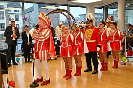 Empf Duisburg Kontor 2026- 01-28 0019  Duisburg ist echt, Karneval - Mit der Kinderprinzencrew waren wir ins CityPalais gekommen, Empfang beim „Duisburg Kontor“. Der jecke Adelsbesuch wurde herzlich empfangen und Geschäftsführer Uwe Kluge begrüßte die Kleine wie Große Tollität in der VIP Lounge. : DVPJ, Toni I, Jules I., Prinz Karneval, Prinz, Prinzessin Aileen I., Hofmarschälle, Page, Pagen, Paginnen, HDK, Duisburg, Karneval, Helau, Tollität, Event, Session 2025, Session 2025, HDK Duisburg, Hauptausschuss, Hauptausschuss Karneval Duisburg, Duisburg ist echt
