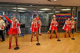 Empf Duisburg Kontor 2026- 01-28 0031  Duisburg ist echt, Karneval - Mit der Kinderprinzencrew waren wir ins CityPalais gekommen, Empfang beim „Duisburg Kontor“. Der jecke Adelsbesuch wurde herzlich empfangen und Geschäftsführer Uwe Kluge begrüßte die Kleine wie Große Tollität in der VIP Lounge. : DVPJ, Toni I, Jules I., Prinz Karneval, Prinz, Prinzessin Aileen I., Hofmarschälle, Page, Pagen, Paginnen, HDK, Duisburg, Karneval, Helau, Tollität, Event, Session 2025, Session 2025, HDK Duisburg, Hauptausschuss, Hauptausschuss Karneval Duisburg, Duisburg ist echt