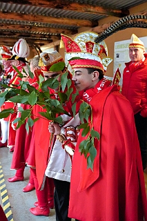 Zoo Duisburg 2026-01-29 03  Ene Besuch em Zoo - Der Zoobesuch ist eine schöne Tradition für die amtierenden Tollitäten der Stadt. Diesmal  besuchten wir außer Kamel, Koala, Delphin und Co. auch die Zebras, wenn auch nicht Blau-Weiß gestreift. : DVPJ, Toni I, Jules I., Prinz Karneval, Prinz, Prinzessin Aileen I., Hofmarschälle, Page, Pagen, Paginnen, HDK, Duisburg, Karneval, Helau, Tollität, Event, Session 2025, Session 2025, HDK Duisburg, Hauptausschuss, Hauptausschuss Karneval Duisburg, Duisburg ist echt