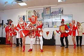 01 Bezirks Meiderich 2026-01-30 05  Tour-Tag, 30. Januar - An diesem Freitagmorgen hatte das Bezirksamt in Meiderich zum Prinzenempfang gebeten. Am Abend ging es dann weiter bei der „Damenparty“ der Marloher Jecken in Fahrn. Von dort in die „Eventloction BUDDY´S“ in Meiderich. Hier gab es eine Karnevalsparty mit DJ Holger, der ehemaligen Tollität Holger II. von  2025. Zum Abschluss waren wir Gäste beim „Ritterschmaus“ der KG Weiss-Grün in Ruhrort. : DVPJ, Toni I, Jules I., Prinz Karneval, Prinz, Prinzessin Aileen I., Hofmarschälle, Page, Pagen, Paginnen, HDK, Duisburg, Karneval, Helau, Tollität, Event, Session 2025, Session 2025, HDK Duisburg, Hauptausschuss, Hauptausschuss Karneval Duisburg, Duisburg ist echt
