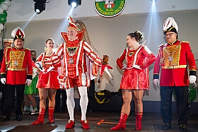 02 Damenp MarxlJecken 2026-01-30 02  Tour-Tag, 30. Januar - An diesem Freitagmorgen hatte das Bezirksamt in Meiderich zum Prinzenempfang gebeten. Am Abend ging es dann weiter bei der „Damenparty“ der Marloher Jecken in Fahrn. Von dort in die „Eventloction BUDDY´S“ in Meiderich. Hier gab es eine Karnevalsparty mit DJ Holger, der ehemaligen Tollität Holger II. von  2025. Zum Abschluss waren wir Gäste beim „Ritterschmaus“ der KG Weiss-Grün in Ruhrort. : DVPJ, Toni I, Jules I., Prinz Karneval, Prinz, Prinzessin Aileen I., Hofmarschälle, Page, Pagen, Paginnen, HDK, Duisburg, Karneval, Helau, Tollität, Event, Session 2025, Session 2025, HDK Duisburg, Hauptausschuss, Hauptausschuss Karneval Duisburg, Duisburg ist echt