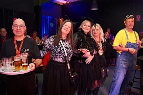 03 Karnevalsp Buddys 2026-01-30 08  Tour-Tag, 30. Januar - An diesem Freitagmorgen hatte das Bezirksamt in Meiderich zum Prinzenempfang gebeten. Am Abend ging es dann weiter bei der „Damenparty“ der Marloher Jecken in Fahrn. Von dort in die „Eventloction BUDDY´S“ in Meiderich. Hier gab es eine Karnevalsparty mit DJ Holger, der ehemaligen Tollität Holger II. von  2025. Zum Abschluss waren wir Gäste beim „Ritterschmaus“ der KG Weiss-Grün in Ruhrort. : DVPJ, Toni I, Jules I., Prinz Karneval, Prinz, Prinzessin Aileen I., Hofmarschälle, Page, Pagen, Paginnen, HDK, Duisburg, Karneval, Helau, Tollität, Event, Session 2025, Session 2025, HDK Duisburg, Hauptausschuss, Hauptausschuss Karneval Duisburg, Duisburg ist echt