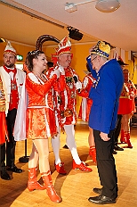 03 Sitzung KG BlauGoldWanheimerort 2026-01-31 06  Tour-Tag, 31. Januar - Der Abend begann für ins in Rheinhausen beim Pfarrkarneval St. Peter. Dann waren wir zu Gast bei zwei närrischen Geburtstagen. Heike, Pias Mutter, feierte ihren 66. und Peter seinen 77. Geburtstag. Es folgten dann die Sitzung der KG Blau-Gold Wanheimerort in der Falkstraße und das Kostümfest vom „Königreich Duissern“ im Gertrud-Bäumer-Berufskolleg. Von dort fuhren wir in den Norden zur Clauberghalle. hier war auch ein Kostümfest, das der Rot-Weißen von Hamborn-Marxloh. Zum Schluß dann noch die Sitzung der KAB St. Barbara Duisburg-Hamborn im Bürgerhaus in Neumühl. : DVPJ, Toni I, Jules I., Prinz Karneval, Prinz, Prinzessin Aileen I., Hofmarschälle, Page, Pagen, Paginnen, HDK, Duisburg, Karneval, Helau, Tollität, Event, Session 2025, Session 2025, HDK Duisburg, Hauptausschuss, Hauptausschuss Karneval Duisburg, Duisburg ist echt
