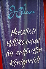 04 Kostuemf KoenigDuissern 2026-01-31 07  Tour-Tag, 31. Januar - Der Abend begann für ins in Rheinhausen beim Pfarrkarneval St. Peter. Dann waren wir zu Gast bei zwei närrischen Geburtstagen. Heike, Pias Mutter, feierte ihren 66. und Peter seinen 77. Geburtstag. Es folgten dann die Sitzung der KG Blau-Gold Wanheimerort in der Falkstraße und das Kostümfest vom „Königreich Duissern“ im Gertrud-Bäumer-Berufskolleg. Von dort fuhren wir in den Norden zur Clauberghalle. hier war auch ein Kostümfest, das der Rot-Weißen von Hamborn-Marxloh. Zum Schluß dann noch die Sitzung der KAB St. Barbara Duisburg-Hamborn im Bürgerhaus in Neumühl. : DVPJ, Toni I, Jules I., Prinz Karneval, Prinz, Prinzessin Aileen I., Hofmarschälle, Page, Pagen, Paginnen, HDK, Duisburg, Karneval, Helau, Tollität, Event, Session 2025, Session 2025, HDK Duisburg, Hauptausschuss, Hauptausschuss Karneval Duisburg, Duisburg ist echt
