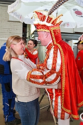 Götz&Klinger Prinzencrew2026 SteffiSinz2  Gemeinsam für den Karneval, Zusammenhalt und Duisburg Ein Auszug der Besuche bei den Unterstützern des Duisburger Karnevals und insbesondere sr. Tollität Prinz Toni I. der Stadt Duisburg 2026. Die Prinzencrew dankt Euch von Herzen für Eure Unterstützung. : DVPJ, Toni I, Jules I., Prinz Karneval, Prinz, Prinzessin Aileen I., Hofmarschälle, Page, Pagen, Paginnen, HDK, Duisburg, Karneval, Helau, Tollität, Event, Session 2025, Session 2025, HDK Duisburg, Hauptausschuss, Hauptausschuss Karneval Duisburg, Duisburg ist echt