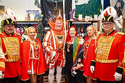 LüttMarie Prinzencrew2026 SteffiSinz6  Gemeinsam für den Karneval, Zusammenhalt und Duisburg Ein Auszug der Besuche bei den Unterstützern des Duisburger Karnevals und insbesondere sr. Tollität Prinz Toni I. der Stadt Duisburg 2026. Die Prinzencrew dankt Euch von Herzen für Eure Unterstützung. : DVPJ, Toni I, Jules I., Prinz Karneval, Prinz, Prinzessin Aileen I., Hofmarschälle, Page, Pagen, Paginnen, HDK, Duisburg, Karneval, Helau, Tollität, Event, Session 2025, Session 2025, HDK Duisburg, Hauptausschuss, Hauptausschuss Karneval Duisburg, Duisburg ist echt