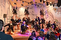 02 Damens AMaB 2026- 02-01 04  Tour-Tag, 1. Februar - Im Intercity Hotel feierten die Roten Funken ihr 77-jähriges Bestehen an diesem Sonntagmorgen, auch wir gratulierten. Auf zum Heimspiel für unsere Christin hieß es danach, dies bei der Damensitzung der » Blauen Jungs «. Eine große Kinderschar erwartete uns dann im Steinhof. Die Musketiere hielten dort ihre Kindersitzung ab. In die Rheinhausenhall führte uns dann der nächste Termin, Damensitzung von Rot-Weiß. Zum Schluß erwartete und die SPD Großenbaum/Rahm bei ihrem „Tanztee“ in unserem Stadquartier, dem Coupe 1900. : DVPJ, Toni I, Jules I., Prinz Karneval, Prinz, Prinzessin Aileen I., Hofmarschälle, Page, Pagen, Paginnen, HDK, Duisburg, Karneval, Helau, Tollität, Event, Session 2025, Session 2025, HDK Duisburg, Hauptausschuss, Hauptausschuss Karneval Duisburg, Duisburg ist echt