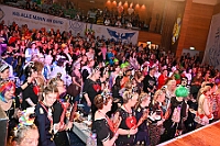 02 Damens AMaB 2026- 02-01 12  Tour-Tag, 1. Februar - Im Intercity Hotel feierten die Roten Funken ihr 77-jähriges Bestehen an diesem Sonntagmorgen, auch wir gratulierten. Auf zum Heimspiel für unsere Christin hieß es danach, dies bei der Damensitzung der » Blauen Jungs «. Eine große Kinderschar erwartete uns dann im Steinhof. Die Musketiere hielten dort ihre Kindersitzung ab. In die Rheinhausenhall führte uns dann der nächste Termin, Damensitzung von Rot-Weiß. Zum Schluß erwartete und die SPD Großenbaum/Rahm bei ihrem „Tanztee“ in unserem Stadquartier, dem Coupe 1900. : DVPJ, Toni I, Jules I., Prinz Karneval, Prinz, Prinzessin Aileen I., Hofmarschälle, Page, Pagen, Paginnen, HDK, Duisburg, Karneval, Helau, Tollität, Event, Session 2025, Session 2025, HDK Duisburg, Hauptausschuss, Hauptausschuss Karneval Duisburg, Duisburg ist echt