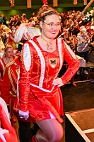 04 Damens ARWRheinh 2026- 02-01 08  Tour-Tag, 1. Februar - Im Intercity Hotel feierten die Roten Funken ihr 77-jähriges Bestehen an diesem Sonntagmorgen, auch wir gratulierten. Auf zum Heimspiel für unsere Christin hieß es danach, dies bei der Damensitzung der » Blauen Jungs «. Eine große Kinderschar erwartete uns dann im Steinhof. Die Musketiere hielten dort ihre Kindersitzung ab. In die Rheinhausenhall führte uns dann der nächste Termin, Damensitzung von Rot-Weiß. Zum Schluß erwartete und die SPD Großenbaum/Rahm bei ihrem „Tanztee“ in unserem Stadquartier, dem Coupe 1900. : DVPJ, Toni I, Jules I., Prinz Karneval, Prinz, Prinzessin Aileen I., Hofmarschälle, Page, Pagen, Paginnen, HDK, Duisburg, Karneval, Helau, Tollität, Event, Session 2025, Session 2025, HDK Duisburg, Hauptausschuss, Hauptausschuss Karneval Duisburg, Duisburg ist echt