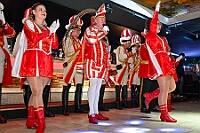 05 Tanztee SPD Coupre1900 2026-02-01 07  Tour-Tag, 1. Februar - Im Intercity Hotel feierten die Roten Funken ihr 77-jähriges Bestehen an diesem Sonntagmorgen, auch wir gratulierten. Auf zum Heimspiel für unsere Christin hieß es danach, dies bei der Damensitzung der » Blauen Jungs «. Eine große Kinderschar erwartete uns dann im Steinhof. Die Musketiere hielten dort ihre Kindersitzung ab. In die Rheinhausenhall führte uns dann der nächste Termin, Damensitzung von Rot-Weiß. Zum Schluß erwartete und die SPD Großenbaum/Rahm bei ihrem „Tanztee“ in unserem Stadquartier, dem Coupe 1900. : DVPJ, Toni I, Jules I., Prinz Karneval, Prinz, Prinzessin Aileen I., Hofmarschälle, Page, Pagen, Paginnen, HDK, Duisburg, Karneval, Helau, Tollität, Event, Session 2025, Session 2025, HDK Duisburg, Hauptausschuss, Hauptausschuss Karneval Duisburg, Duisburg ist echt