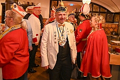 Prinzentref KoenigBrau 2026- 02-02 03  Prinzentreffen in der Brauerei - Auf Initiative von Tobias Ostermann, Verkaufsleiter Ruhrgebiet, und HDK Präsident Michel Jansen lud die König Brauerei in Kooperation mit dem HDK zum Prinzentreffen in den Theodor-König-Keller auf dem Gelände der König Brauerei. Dieser spontanen Einladung folgten die Tollitäten aus Essen, Oberhausen und Moers. Prinz Toni I. erwies sich als sympathischer Co-Gastgeber bei diesem unterhaltsamen Abend. : DVPJ, Toni I, Jules I., Prinz Karneval, Prinz, Prinzessin Aileen I., Hofmarschälle, Page, Pagen, Paginnen, HDK, Duisburg, Karneval, Helau, Tollität, Event, Session 2025, Session 2025, HDK Duisburg, Hauptausschuss, Hauptausschuss Karneval Duisburg, Duisburg ist echt