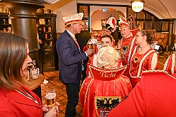 Prinzentref KoenigBrau 2026- 02-02 05  Prinzentreffen in der Brauerei - Auf Initiative von Tobias Ostermann, Verkaufsleiter Ruhrgebiet, und HDK Präsident Michel Jansen lud die König Brauerei in Kooperation mit dem HDK zum Prinzentreffen in den Theodor-König-Keller auf dem Gelände der König Brauerei. Dieser spontanen Einladung folgten die Tollitäten aus Essen, Oberhausen und Moers. Prinz Toni I. erwies sich als sympathischer Co-Gastgeber bei diesem unterhaltsamen Abend. : DVPJ, Toni I, Jules I., Prinz Karneval, Prinz, Prinzessin Aileen I., Hofmarschälle, Page, Pagen, Paginnen, HDK, Duisburg, Karneval, Helau, Tollität, Event, Session 2025, Session 2025, HDK Duisburg, Hauptausschuss, Hauptausschuss Karneval Duisburg, Duisburg ist echt