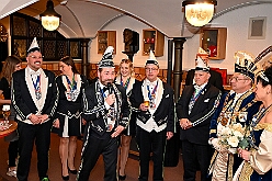 Prinzentref KoenigBrau 2026- 02-02 14  Prinzentreffen in der Brauerei - Auf Initiative von Tobias Ostermann, Verkaufsleiter Ruhrgebiet, und HDK Präsident Michel Jansen lud die König Brauerei in Kooperation mit dem HDK zum Prinzentreffen in den Theodor-König-Keller auf dem Gelände der König Brauerei. Dieser spontanen Einladung folgten die Tollitäten aus Essen, Oberhausen und Moers. Prinz Toni I. erwies sich als sympathischer Co-Gastgeber bei diesem unterhaltsamen Abend. : DVPJ, Toni I, Jules I., Prinz Karneval, Prinz, Prinzessin Aileen I., Hofmarschälle, Page, Pagen, Paginnen, HDK, Duisburg, Karneval, Helau, Tollität, Event, Session 2025, Session 2025, HDK Duisburg, Hauptausschuss, Hauptausschuss Karneval Duisburg, Duisburg ist echt
