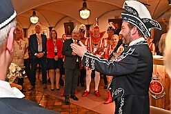 Prinzentref KoenigBrau 2026- 02-02 16  Prinzentreffen in der Brauerei - Auf Initiative von Tobias Ostermann, Verkaufsleiter Ruhrgebiet, und HDK Präsident Michel Jansen lud die König Brauerei in Kooperation mit dem HDK zum Prinzentreffen in den Theodor-König-Keller auf dem Gelände der König Brauerei. Dieser spontanen Einladung folgten die Tollitäten aus Essen, Oberhausen und Moers. Prinz Toni I. erwies sich als sympathischer Co-Gastgeber bei diesem unterhaltsamen Abend. : DVPJ, Toni I, Jules I., Prinz Karneval, Prinz, Prinzessin Aileen I., Hofmarschälle, Page, Pagen, Paginnen, HDK, Duisburg, Karneval, Helau, Tollität, Event, Session 2025, Session 2025, HDK Duisburg, Hauptausschuss, Hauptausschuss Karneval Duisburg, Duisburg ist echt
