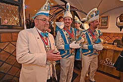 Prinzentref KoenigBrau 2026- 02-02 18  Prinzentreffen in der Brauerei - Auf Initiative von Tobias Ostermann, Verkaufsleiter Ruhrgebiet, und HDK Präsident Michel Jansen lud die König Brauerei in Kooperation mit dem HDK zum Prinzentreffen in den Theodor-König-Keller auf dem Gelände der König Brauerei. Dieser spontanen Einladung folgten die Tollitäten aus Essen, Oberhausen und Moers. Prinz Toni I. erwies sich als sympathischer Co-Gastgeber bei diesem unterhaltsamen Abend. : DVPJ, Toni I, Jules I., Prinz Karneval, Prinz, Prinzessin Aileen I., Hofmarschälle, Page, Pagen, Paginnen, HDK, Duisburg, Karneval, Helau, Tollität, Event, Session 2025, Session 2025, HDK Duisburg, Hauptausschuss, Hauptausschuss Karneval Duisburg, Duisburg ist echt