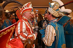 Prinzentref KoenigBrau 2026- 02-02 22  Prinzentreffen in der Brauerei - Auf Initiative von Tobias Ostermann, Verkaufsleiter Ruhrgebiet, und HDK Präsident Michel Jansen lud die König Brauerei in Kooperation mit dem HDK zum Prinzentreffen in den Theodor-König-Keller auf dem Gelände der König Brauerei. Dieser spontanen Einladung folgten die Tollitäten aus Essen, Oberhausen und Moers. Prinz Toni I. erwies sich als sympathischer Co-Gastgeber bei diesem unterhaltsamen Abend. : DVPJ, Toni I, Jules I., Prinz Karneval, Prinz, Prinzessin Aileen I., Hofmarschälle, Page, Pagen, Paginnen, HDK, Duisburg, Karneval, Helau, Tollität, Event, Session 2025, Session 2025, HDK Duisburg, Hauptausschuss, Hauptausschuss Karneval Duisburg, Duisburg ist echt