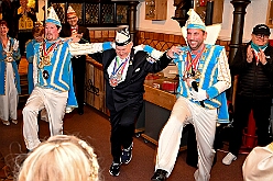 Prinzentref KoenigBrau 2026- 02-02 23  Prinzentreffen in der Brauerei - Auf Initiative von Tobias Ostermann, Verkaufsleiter Ruhrgebiet, und HDK Präsident Michel Jansen lud die König Brauerei in Kooperation mit dem HDK zum Prinzentreffen in den Theodor-König-Keller auf dem Gelände der König Brauerei. Dieser spontanen Einladung folgten die Tollitäten aus Essen, Oberhausen und Moers. Prinz Toni I. erwies sich als sympathischer Co-Gastgeber bei diesem unterhaltsamen Abend. : DVPJ, Toni I, Jules I., Prinz Karneval, Prinz, Prinzessin Aileen I., Hofmarschälle, Page, Pagen, Paginnen, HDK, Duisburg, Karneval, Helau, Tollität, Event, Session 2025, Session 2025, HDK Duisburg, Hauptausschuss, Hauptausschuss Karneval Duisburg, Duisburg ist echt