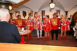 Prinzentref KoenigBrau 2026- 02-02 30  Prinzentreffen in der Brauerei - Auf Initiative von Tobias Ostermann, Verkaufsleiter Ruhrgebiet, und HDK Präsident Michel Jansen lud die König Brauerei in Kooperation mit dem HDK zum Prinzentreffen in den Theodor-König-Keller auf dem Gelände der König Brauerei. Dieser spontanen Einladung folgten die Tollitäten aus Essen, Oberhausen und Moers. Prinz Toni I. erwies sich als sympathischer Co-Gastgeber bei diesem unterhaltsamen Abend. : DVPJ, Toni I, Jules I., Prinz Karneval, Prinz, Prinzessin Aileen I., Hofmarschälle, Page, Pagen, Paginnen, HDK, Duisburg, Karneval, Helau, Tollität, Event, Session 2025, Session 2025, HDK Duisburg, Hauptausschuss, Hauptausschuss Karneval Duisburg, Duisburg ist echt