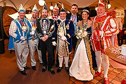 Prinzentref KoenigBrau 2026- 02-02 42  Prinzentreffen in der Brauerei - Auf Initiative von Tobias Ostermann, Verkaufsleiter Ruhrgebiet, und HDK Präsident Michel Jansen lud die König Brauerei in Kooperation mit dem HDK zum Prinzentreffen in den Theodor-König-Keller auf dem Gelände der König Brauerei. Dieser spontanen Einladung folgten die Tollitäten aus Essen, Oberhausen und Moers. Prinz Toni I. erwies sich als sympathischer Co-Gastgeber bei diesem unterhaltsamen Abend. : DVPJ, Toni I, Jules I., Prinz Karneval, Prinz, Prinzessin Aileen I., Hofmarschälle, Page, Pagen, Paginnen, HDK, Duisburg, Karneval, Helau, Tollität, Event, Session 2025, Session 2025, HDK Duisburg, Hauptausschuss, Hauptausschuss Karneval Duisburg, Duisburg ist echt