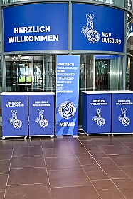 EMMES HELAU  2026- 02-02- 01  EMMES HELAU - Montag, 2. Februar, waren wir auf Shoppingtour. Im Fan-Shop des MSV in  der Schauinsland-reisen-arena haben wir ums mit der Neuen Fan Karnevals Edition „Emmes Helau“, wie T-Shirt, Schal, Tasse und Pin bewundert und natürlich auch gekauft. : DVPJ, Toni I, Jules I., Prinz Karneval, Prinz, Prinzessin Aileen I., Hofmarschälle, Page, Pagen, Paginnen, HDK, Duisburg, Karneval, Helau, Tollität, Event, Session 2025, Session 2025, HDK Duisburg, Hauptausschuss, Hauptausschuss Karneval Duisburg, Duisburg ist echt