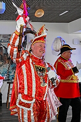 Empfang Berzirk Sued 2026- 02-03 15  Prinzenempfang - Am Dienstag war Premiere im Bezirksamt Süd an der Sittartsberger Allee. Natürlich kam nicht nur der Stadtprinz, Toni I., sondern auch Bernd II. mit Prinzessin Gabi der KG Südstern, die seit 75 Jahren als Prinzenpaar in Serm regieren. : DVPJ, Toni I, Jules I., Prinz Karneval, Prinz, Prinzessin Aileen I., Hofmarschälle, Page, Pagen, Paginnen, HDK, Duisburg, Karneval, Helau, Tollität, Event, Session 2025, Session 2025, HDK Duisburg, Hauptausschuss, Hauptausschuss Karneval Duisburg, Duisburg ist echt
