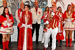 Empfang Berzirk Sued 2026- 02-03 38  Prinzenempfang - Am Dienstag war Premiere im Bezirksamt Süd an der Sittartsberger Allee. Natürlich kam nicht nur der Stadtprinz, Toni I., sondern auch Bernd II. mit Prinzessin Gabi der KG Südstern, die seit 75 Jahren als Prinzenpaar in Serm regieren. : DVPJ, Toni I, Jules I., Prinz Karneval, Prinz, Prinzessin Aileen I., Hofmarschälle, Page, Pagen, Paginnen, HDK, Duisburg, Karneval, Helau, Tollität, Event, Session 2025, Session 2025, HDK Duisburg, Hauptausschuss, Hauptausschuss Karneval Duisburg, Duisburg ist echt