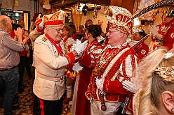 Wagenbauessen 2026- 02-05 05  Wagenbauessen - Ganz traditionell fand eine Woche vor Altweiber das Wagenessen der Sermer Wagenbauer in der Gaststätte „Viet“ statt. Nach dem herzlichen Empfang durch se. Tollität Prinz Bernd II. mit Prinzessin Gabi gab es auch einen kurzen Besuch in der Wagenhalle. : DVPJ, Toni I, Jules I., Prinz Karneval, Prinz, Prinzessin Aileen I., Hofmarschälle, Page, Pagen, Paginnen, HDK, Duisburg, Karneval, Helau, Tollität, Event, Session 2025, Session 2025, HDK Duisburg, Hauptausschuss, Hauptausschuss Karneval Duisburg, Duisburg ist echt