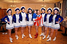 03 GrOrden Ehrengard 2026-02-06 21  Tour-Tag, 6. Februar - Am frühen Freitagabend hieß es in der „alleato Arena“ zum 4. Mal „Karneval on Ice“ . Eion (Spaß)Eishockeyspiel der Teams Karneval vs. Stadt Duisburg endete 10:10. Danach ging es in die Glückaufhalle nach Homberg, Herrensitzung der „Narrenzunft“. Zurück im Süden zur Ehrengarde, diese hatte den „Großen Orden“, im „Landgasthof Schenke“, an Joachim Loosen verliehen. Abschluss des Abends war dann im „Männerhort“ bei Klaus Bodzian. : DVPJ, Toni I, Jules I., Prinz Karneval, Prinz, Prinzessin Aileen I., Hofmarschälle, Page, Pagen, Paginnen, HDK, Duisburg, Karneval, Helau, Tollität, Event, Session 2025, Session 2025, HDK Duisburg, Hauptausschuss, Hauptausschuss Karneval Duisburg, Duisburg ist echt