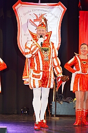 03 Maedvhns RWHambMarx 2026-02-07 07  Tour-Tag, 7. Februar - In unserer Residenz, dem WYNDHAM Hotel Duisburger Hof, begann unsere Abendtour mit der Bürger-Gala der Bürgergarde. Quasi ums Eck war der nächste Termin bei der restlos ausgekauften Damensitzung des Sonnigen Südens. Zur Mädchensitzung der Rot-Weißen aus Hamborn ging es danach in die Clauberghalle. Einmal quer durch die Stadt war dann das Kostümfest der KG Op de Hippe Höh. : DVPJ, Toni I, Jules I., Prinz Karneval, Prinz, Prinzessin Aileen I., Hofmarschälle, Page, Pagen, Paginnen, HDK, Duisburg, Karneval, Helau, Tollität, Event, Session 2025, Session 2025, HDK Duisburg, Hauptausschuss, Hauptausschuss Karneval Duisburg, Duisburg ist echt