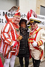 02 MeiderichHilfswerk 2026-02-08 07  Tour-Tag, 8. Februar -Start war an diesem Sonntag mit der Herrensitzung der Rot-Weißen aus Hamborn im Abteikeller. Danach wurde uns  eine Spende für den neuen Inklusions-Bus vom Meidericher Hilfswerk e.V. übergeben. Weiter zur Herrensitzung  der » Blauen Jungs « an gewohnter Stätte. Zur Stärkung zwischendurch war dann das Grünkohlessen von Bienen Lindner im „Langgasthof Schenke“. Nach einem Besuch in unserem Standquartier, UT_Ungelsheimer Treff“, waren wir beim 4:2 des MSV vs. Verl in der schauinsland-reisen Arena. : DVPJ, Toni I, Jules I., Prinz Karneval, Prinz, Prinzessin Aileen I., Hofmarschälle, Page, Pagen, Paginnen, HDK, Duisburg, Karneval, Helau, Tollität, Event, Session 2025, Session 2025, HDK Duisburg, Hauptausschuss, Hauptausschuss Karneval Duisburg, Duisburg ist echt