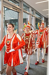 01 Beim-WDR 2026-02-08 02  Tour-Tag, 9. Februar - Mittags stand der Empfang bei Prinzencrew beim WDR auf dem Programm, herzlich begrüßt durch „Manni“. Dann einmal Seniorenkarneval an der Zechenstraße in Homberg. Zum guten Schluß dann das Senatorenessen im Binnschiffahrtsmuseum der KG Weiß-Grün Ruhrort. : DVPJ, Toni I, Jules I., Prinz Karneval, Prinz, Prinzessin Aileen I., Hofmarschälle, Page, Pagen, Paginnen, HDK, Duisburg, Karneval, Helau, Tollität, Event, Session 2025, Session 2025, HDK Duisburg, Hauptausschuss, Hauptausschuss Karneval Duisburg, Duisburg ist echt