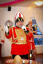 02 Seniorenk Narrenzunft 20206-02-09 05  Tour-Tag, 9. Februar - Mittags stand der Empfang bei Prinzencrew beim WDR auf dem Programm, herzlich begrüßt durch „Manni“. Dann einmal Seniorenkarneval an der Zechenstraße in Homberg. Zum guten Schluß dann das Senatorenessen im Binnschiffahrtsmuseum der KG Weiß-Grün Ruhrort. : DVPJ, Toni I, Jules I., Prinz Karneval, Prinz, Prinzessin Aileen I., Hofmarschälle, Page, Pagen, Paginnen, HDK, Duisburg, Karneval, Helau, Tollität, Event, Session 2025, Session 2025, HDK Duisburg, Hauptausschuss, Hauptausschuss Karneval Duisburg, Duisburg ist echt