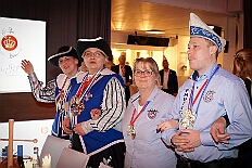 04 HDK BuergerDesJahres 2026-02-11 22  Tour-Tag, 11. Februar - An diesem Mittwoch hatten wir2 Termine mit der Kinderprinzencrew zusammen, einmal den Rathausempfang in Rheinhausen und das Wiegen bei der DEKRA. Nach dem Besuch im Studio 47 ging es in den Steinhof zum Abend für den Bürger des Jahres. : DVPJ, Toni I, Jules I., Prinz Karneval, Prinz, Prinzessin Aileen I., Hofmarschälle, Page, Pagen, Paginnen, HDK, Duisburg, Karneval, Helau, Tollität, Event, Session 2025, Session 2025, HDK Duisburg, Hauptausschuss, Hauptausschuss Karneval Duisburg, Duisburg ist echt